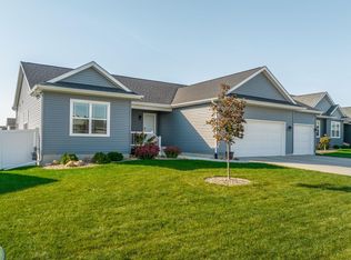 2702 Autumn Woods Dr, Cedar Falls, IA 50613