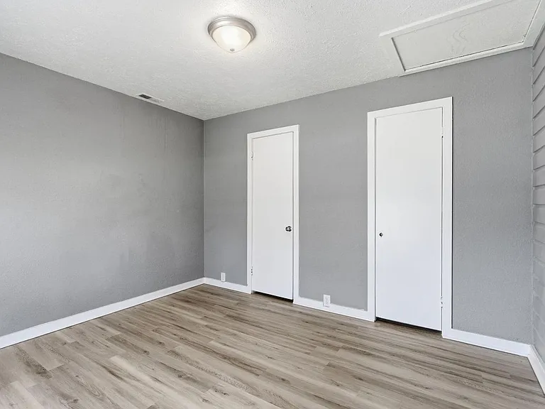 1508 E Livingston St — Photo 18