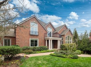 13068 Knaus Rd, Lake Oswego, OR 97034