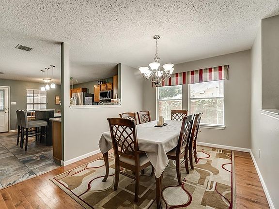 5th image of 6012 Lorenzo Dr