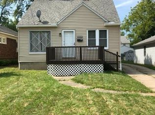 998 Packard Dr, Akron, OH 44320