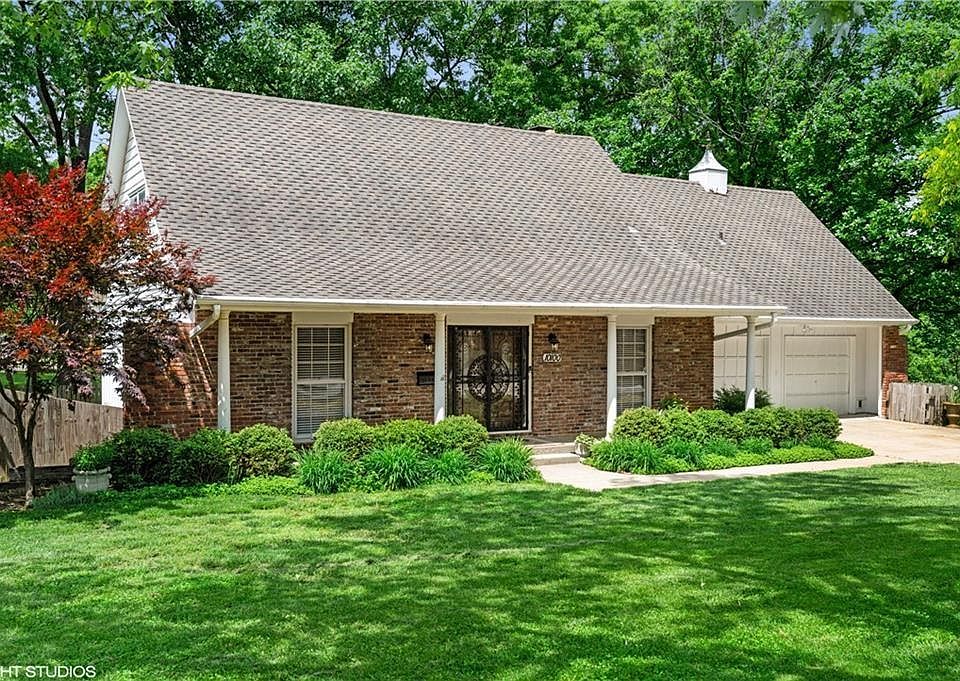10100 El Monte St, Overland Park, KS 66207 Zillow