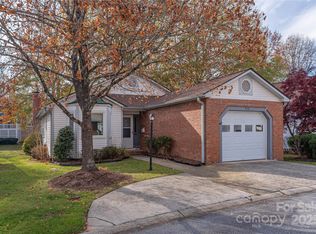 308 Somerton Ct, Hendersonville, NC 28791