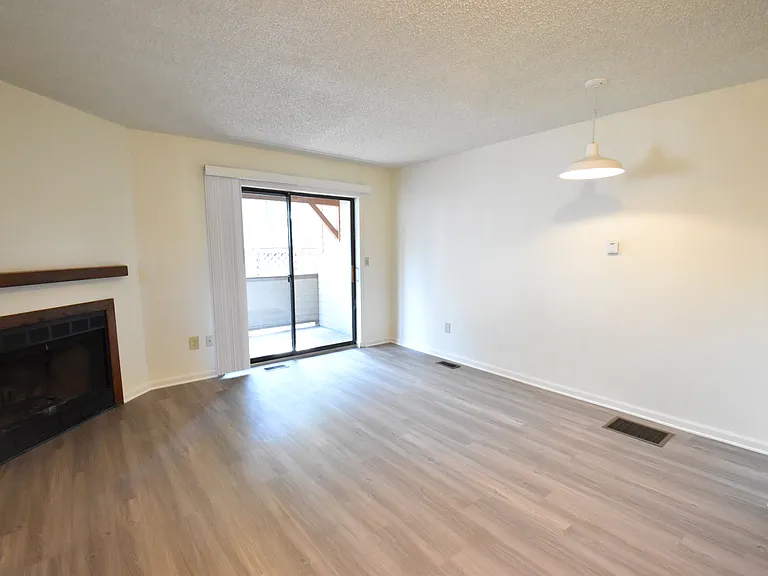 1929 Walnut St #6 — Photo 13