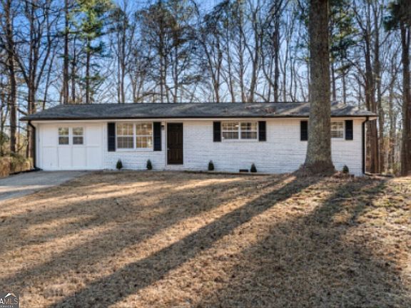 3rd image of 4975 Springbrook Dr