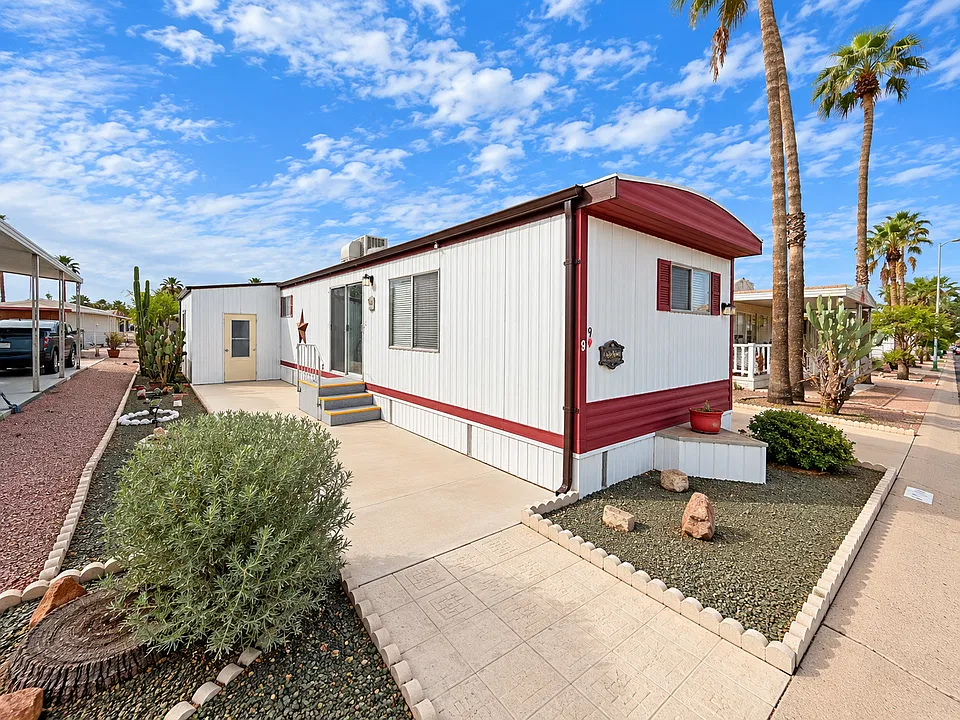 8421 E Main St #9