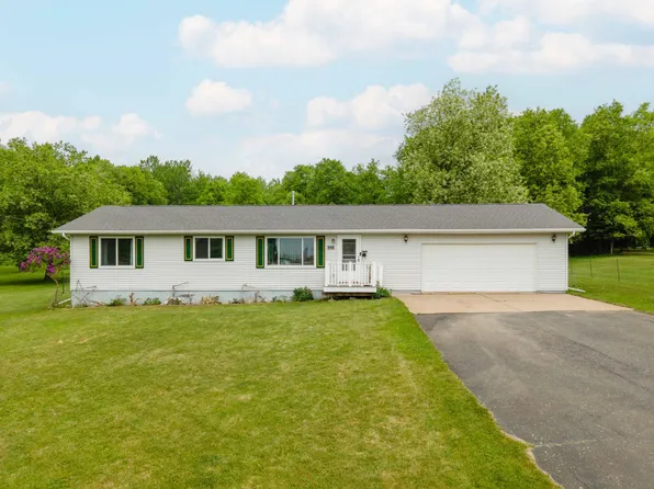 110 W Hunter St, Iron River, MI 49935