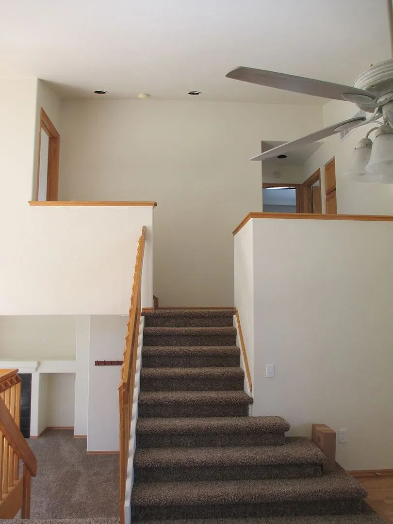 Long Realty & Property Management - 3 Bedroom Parker home with all new flooring (8/26) — Photo 2