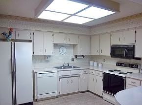 4th image of 3328 S Royal Oaks Dr