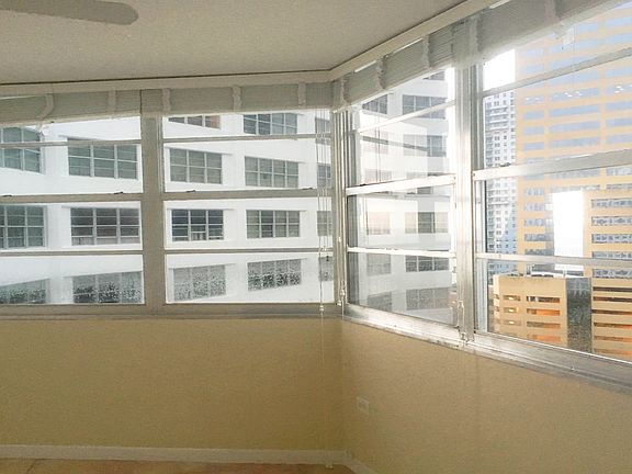 4th image of 825 Brickell Bay Dr APT 1541