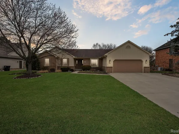 20172 Wayne Rd, Livonia, MI 48152