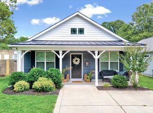 330 W Stallings St, Clayton, NC 27527
