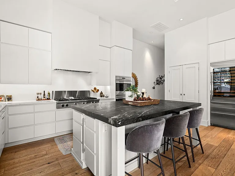 615 Harthan St — Photo 12