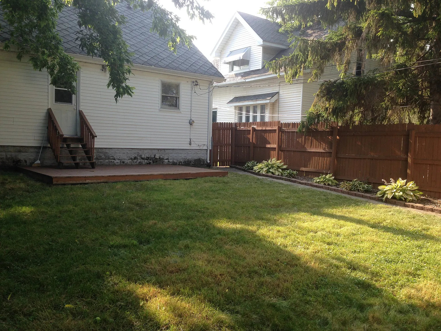 3 bed, 1.5 bath, 1500 sqft, $2,100 — Photo 3