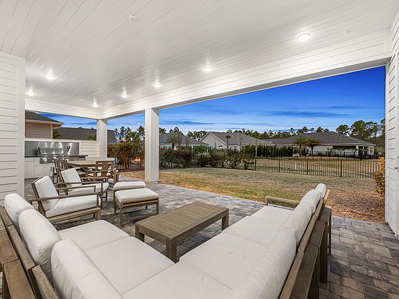 3rd image of 315 W Lafayette Rd