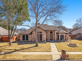 417 Inland Cir, Azle, TX 76020