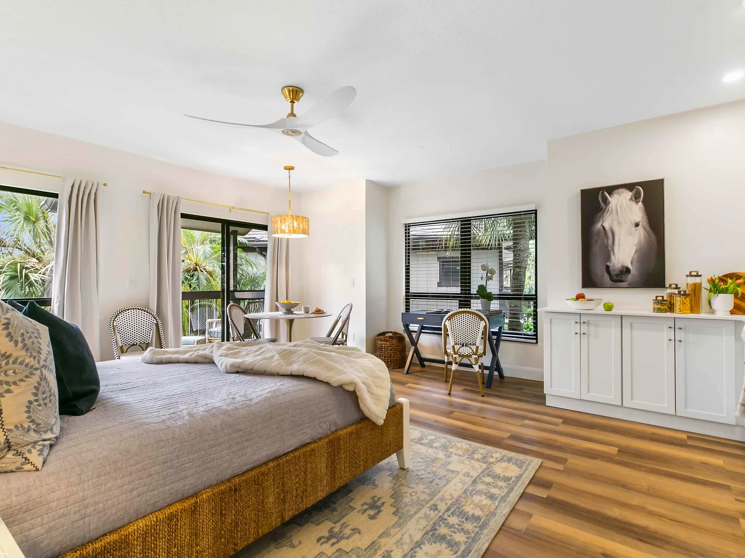 1 bed, 1.0 bath, 400 sqft, $4,000 — Photo 3