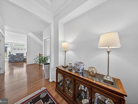 3rd image of 436 Caledonia Way