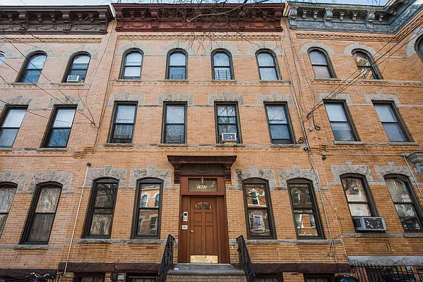 Rented by Bold New York | media 24