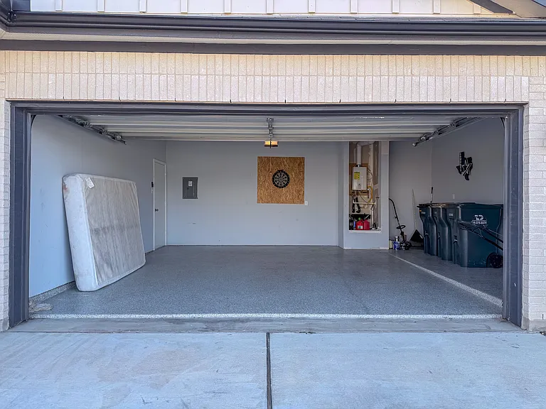 151 Lbj Ln — Photo 34