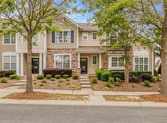 2nd image of 8008 Lynwood Sq