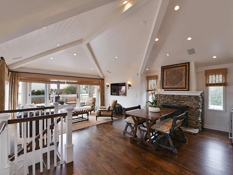 Living/dining room
