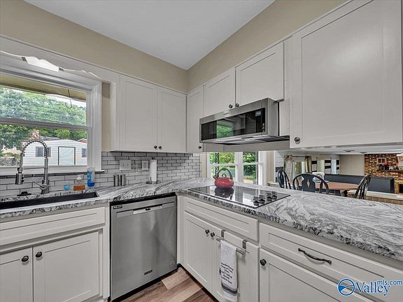 4th image of 2216 Fairfax St NE