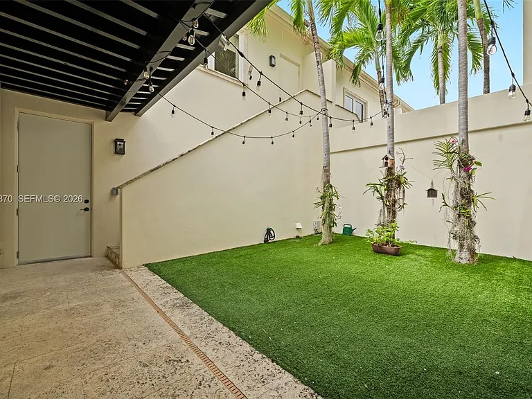 530 Valencia Ave #2 — Photo 26