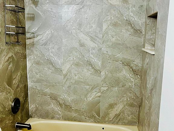 2nd image of 2041 SW Cameo Blvd