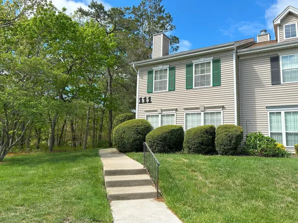 105 Cherokee Dr Building 111, Absecon, NJ 08205