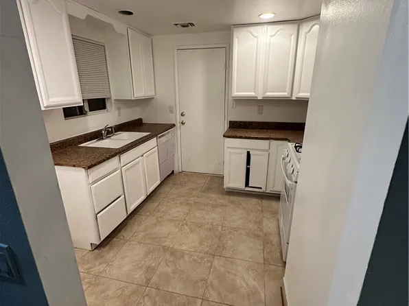 43816 C St, Hemet, CA 92544