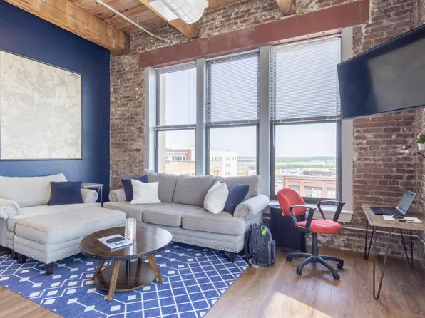 308 W 8th St APT 516, Kansas City, MO 64105