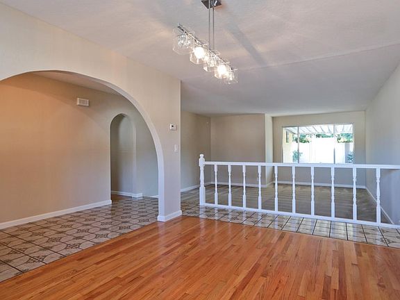 5th image of 1142 Crespi Dr