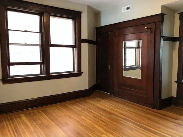 1 bed, 898 sqft, $1,350 — Photo 4