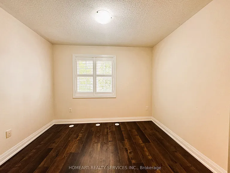 32 Glendora Ave — Photo 19