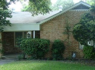 1303 W 9th St, Clifton, TX 76634