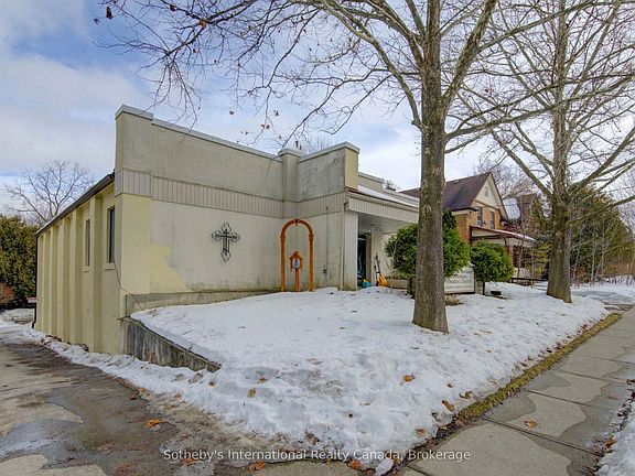 3rd image of 96 Dunbar Rd S