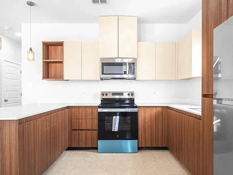 504 N Emerald Ave #1 — Photo 5