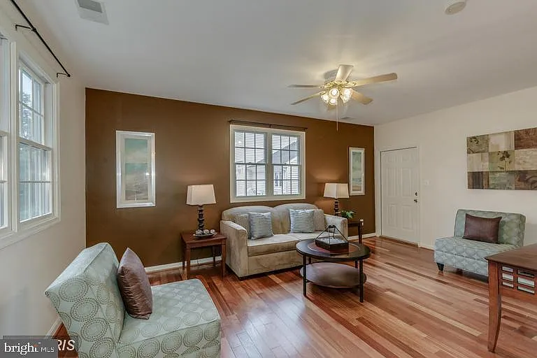 5820 Silchester St — Photo 14