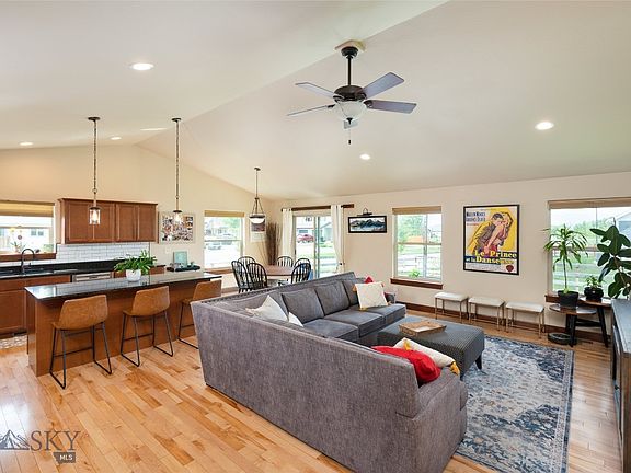 5th image of 4493 Glenwood Dr