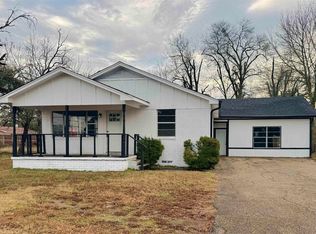 900 Vesta Ave, Gladewater, TX 75647