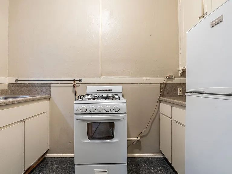 El Mondo Apartments — Photo 10