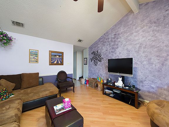 4th image of 2404 Stirrup Dr