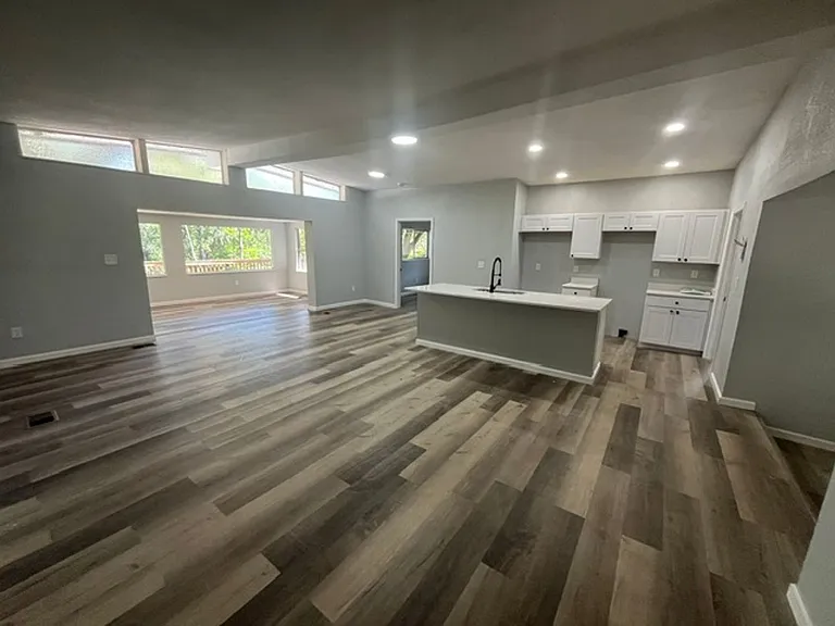 3498 Riverdale Dr — Photo 11