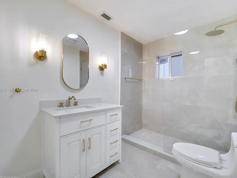 4712 SW 2nd Ter — Photo 5