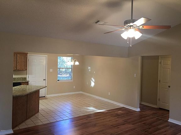 3rd image of 9313 Dogwood Ave