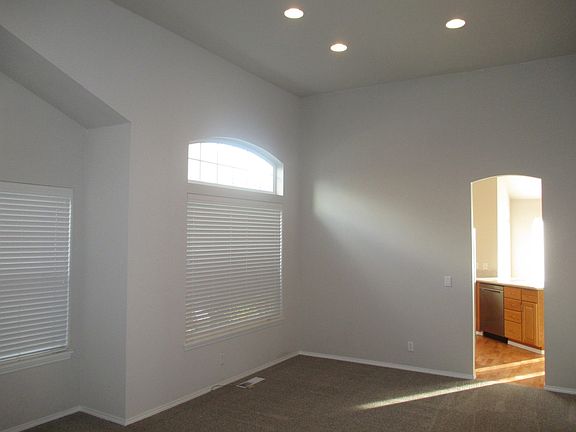 4th image of 504 Creekside Dr SE
