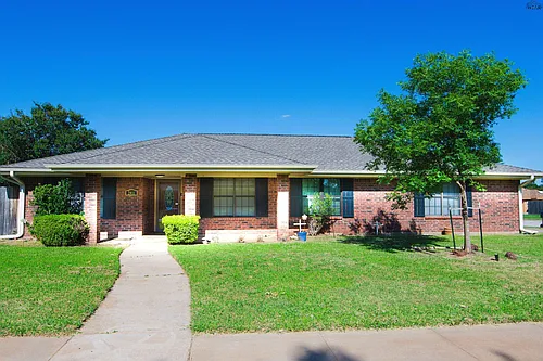 2811 Cromwell Ave Photo 1 2811 Cromwell Ave Photo 1