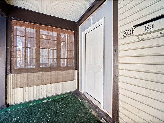 4th image of 808 E 10th Ave