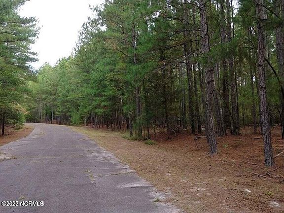3rd image of 188 Lakeside Dr
